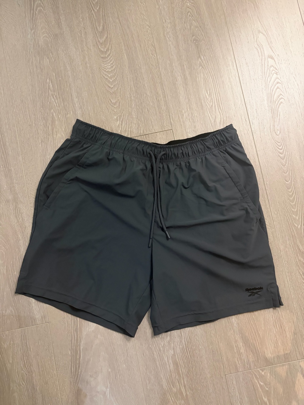 Reebok Men's grey Performance Athletic Shorts Large
